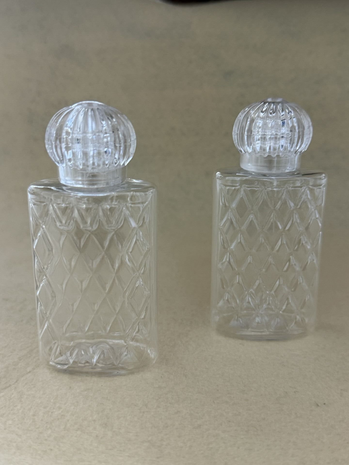 Desenli Kristal Kapaklı Plastik Şişe