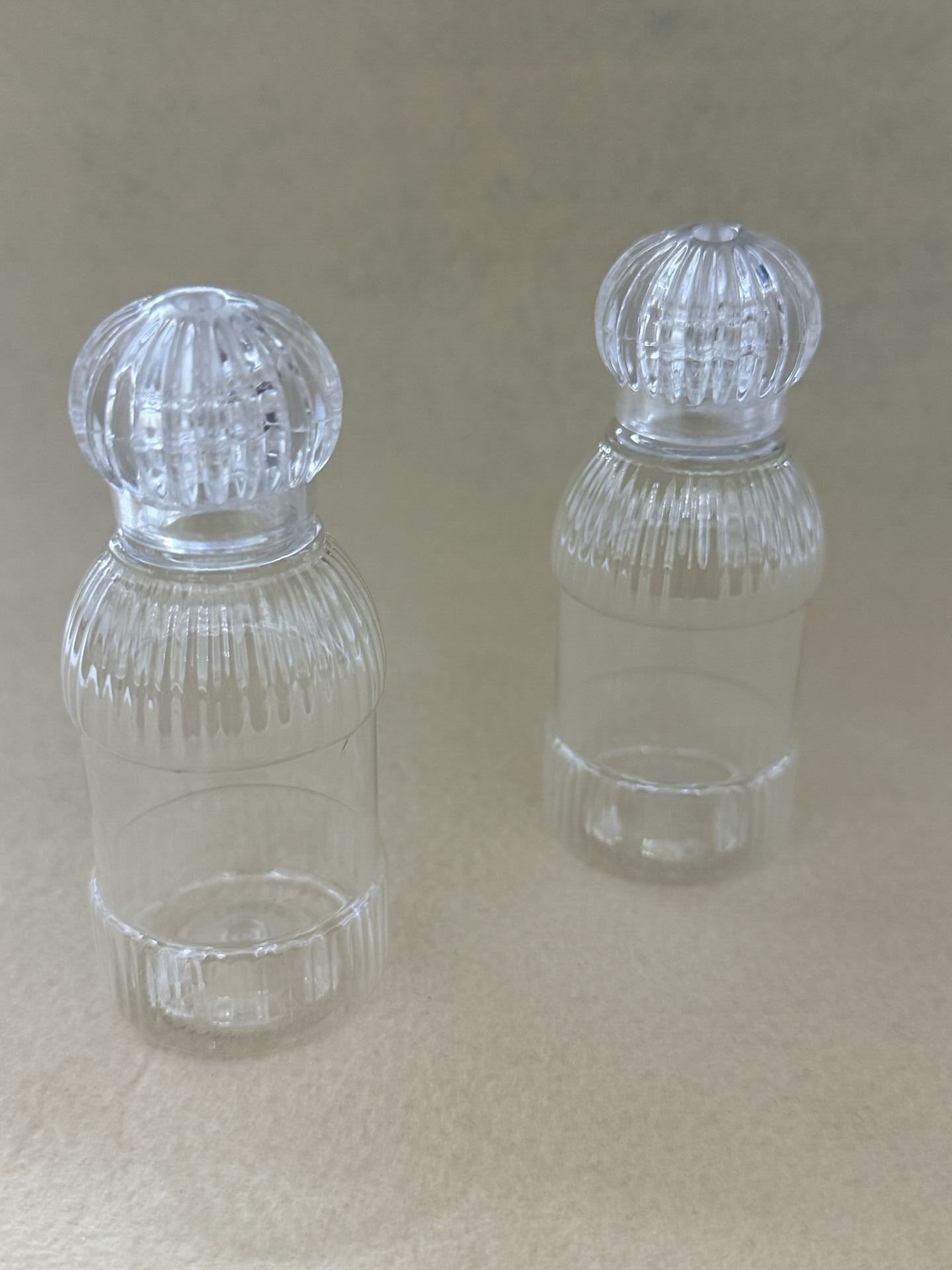Çizgili Silindir Kristal Kapaklı 40ml Plastik Şişe