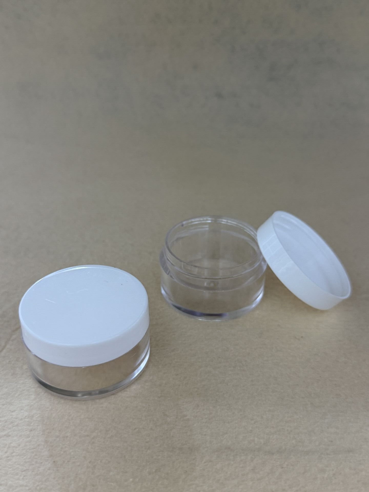 Mika Krem Kutusu Beyaz Kapaklı 10ml Kapasiteli